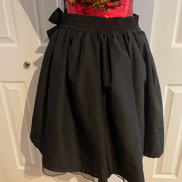 Pretty black matte satin and toole with bow skirt - Picture 3 of 5
